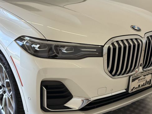 Used 2022 BMW X7 xDrive40i w/ Cold Weather Package AWD/4WD image 12
