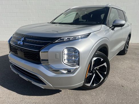 Used 2024 Mitsubishi Outlander SEL image 40
