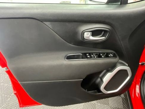 Used 2021 Jeep Renegade Sport FWD image 12