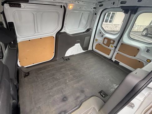 Used 2023 Ford Transit Connect XLT FWD image 9
