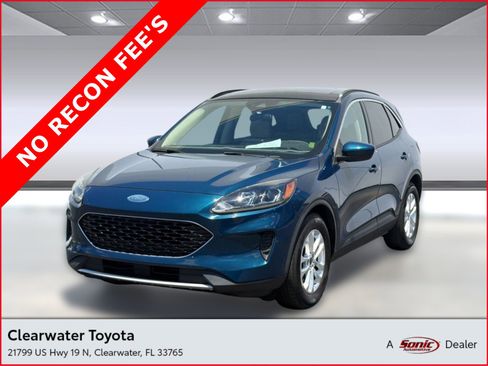 Used 2020 Ford Escape SE FWD image 1
