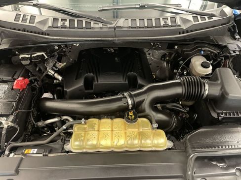 Used 2019 Ford F150 Lariat w/ Equipment Group 502A Luxury AWD/4WD image 24