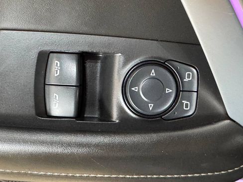 Used 2016 Chevrolet Camaro SS RWD image 15