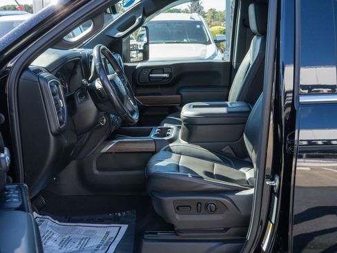 Used 2020 Chevrolet Silverado 3500 High Country image 18