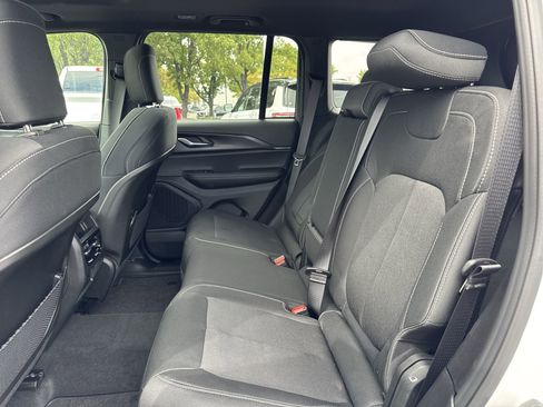 New 2025 Jeep Grand Cherokee Laredo X w/ Trailer Tow Package image 31