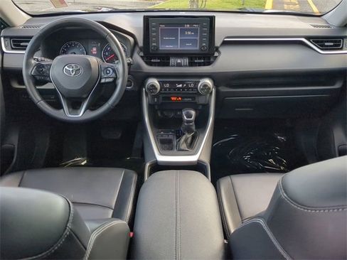 Used 2019 Toyota RAV4 XLE Premium image 15