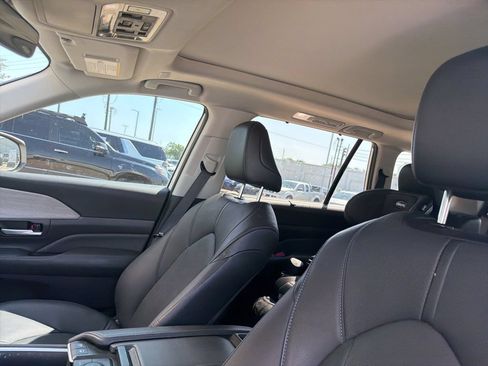Used 2024 Toyota Grand Highlander AWD Hybrid image 4