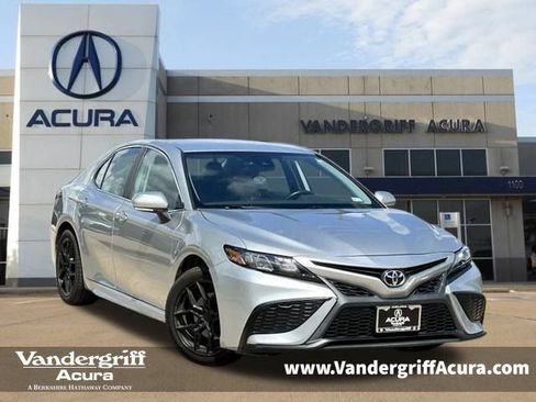 Used 2024 Toyota Camry SE FWD image 1