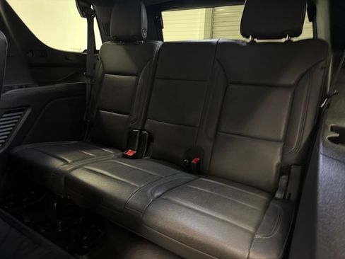 Used 2024 Chevrolet Tahoe Z71 w/ Luxury Package AWD/4WD image 15