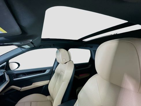 Certified 2025 Porsche Cayenne S AWD/4WD image 14