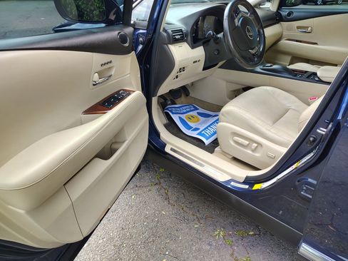Used 2013 Lexus RX 450h AWD w/ Navigation Pkg image 4