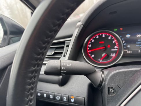 Used 2024 Toyota Camry XSE w/ Navigation Package image 19