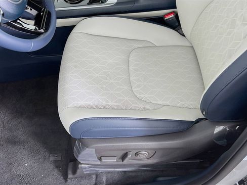 New 2026 Kia Carnival SX w/ SX Dark Edition Package FWD image 4