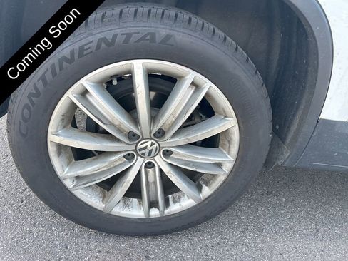 Used 2016 Volkswagen Tiguan SE AWD/4WD image 11