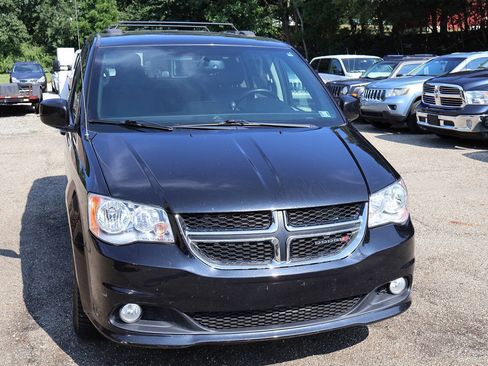Used 2018 Dodge Grand Caravan SXT FWD image 9