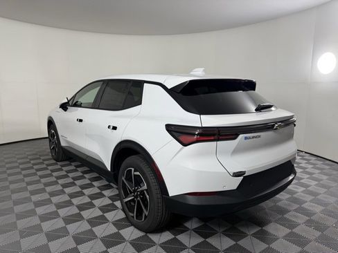 New 2026 Chevrolet Equinox EV LT image 6