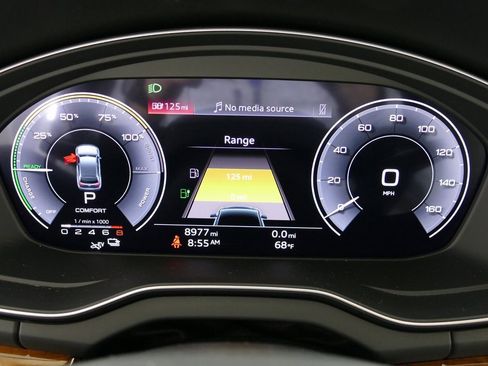 Used 2024 Audi Q5 e Premium w/ Convenience Package image 15