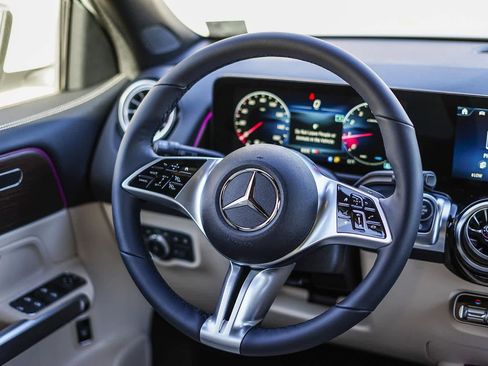 Used 2026 Mercedes-Benz GLB 250 image 18