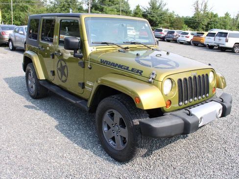 Used 2008 Jeep Wrangler Unlimited Sahara AWD/4WD image 4