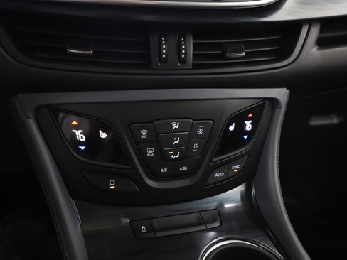 Used 2020 Buick Envision Premium image 24