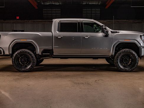 Used 2026 GMC Sierra 3500 Denali Ultimate AWD/4WD image 11