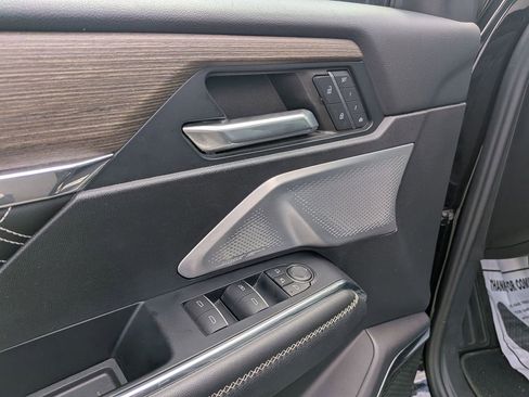 Used 2024 GMC Acadia Denali w/ Super Cruise Package FWD image 14