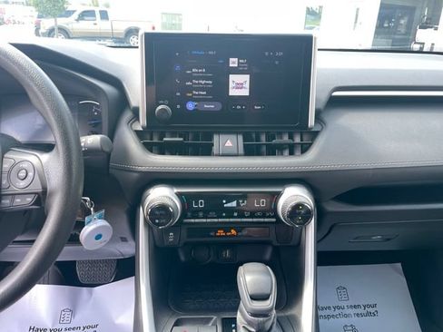 Used 2024 Toyota RAV4 LE AWD/4WD image 19