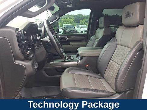 Used 2025 Chevrolet Silverado 2500 ZR2 w/ ZR2 Bison Edition AWD/4WD image 2