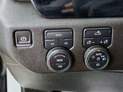 Used 2024 Chevrolet Silverado 1500 RST w/ Convenience Package II AWD/4WD image 10