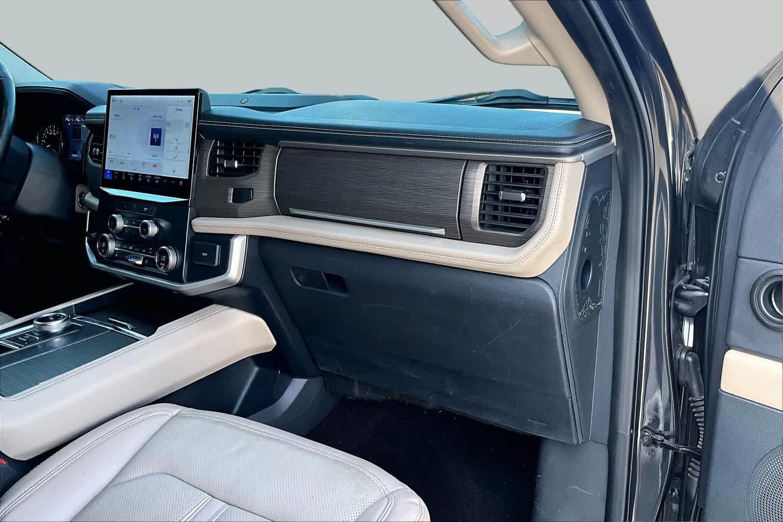 Used 2022 Ford Expedition Max Limited RWD image 17