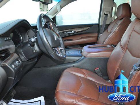 Used 2016 Cadillac Escalade Premium image 10