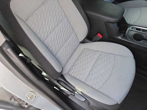 Used 2018 Chevrolet Equinox LS AWD/4WD image 16