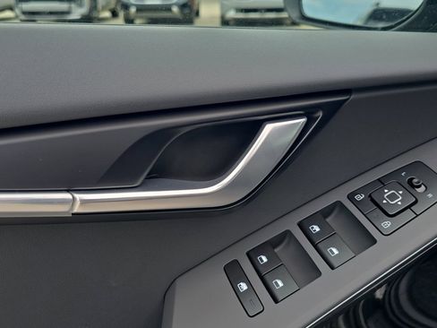 New 2026 Kia Niro EX FWD image 17