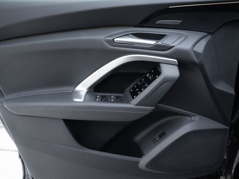 New 2025 Audi Q5 Premium Plus image 18