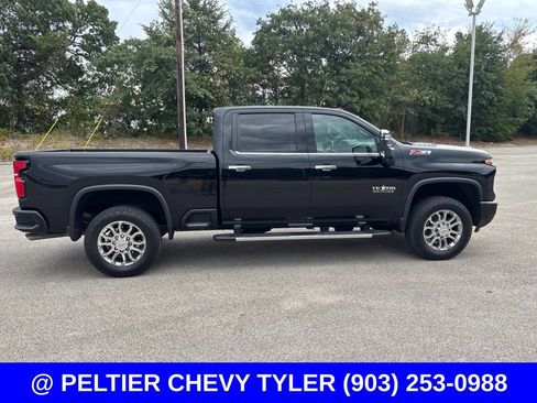 Used 2025 Chevrolet Silverado 2500 LTZ w/ Z71 Chrome Sport Edition AWD/4WD image 9
