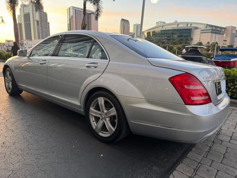 Used 2010 Mercedes-Benz S 550 image 4
