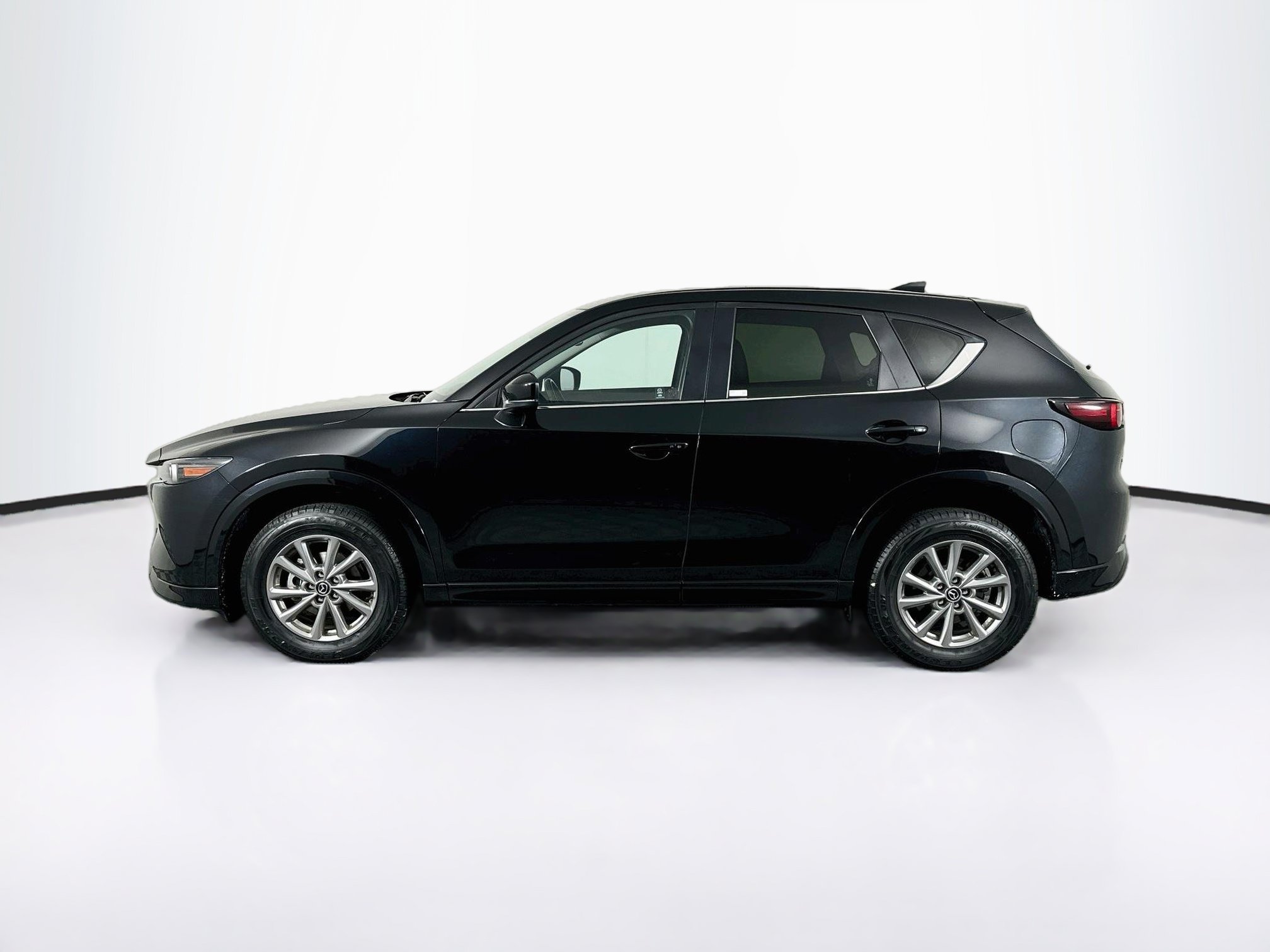 Used 2025 MAZDA CX-5 AWD 2.5 S w/ Preferred Package image 4