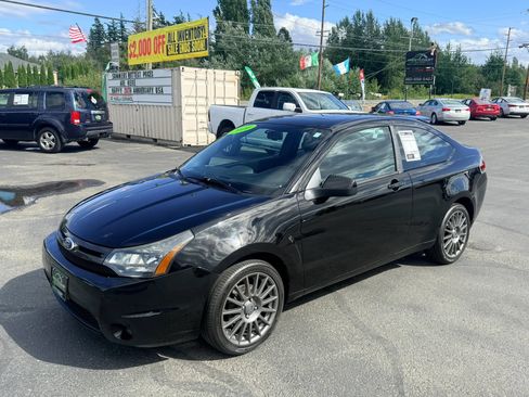 Used 2010 Ford Focus SES FWD image 3