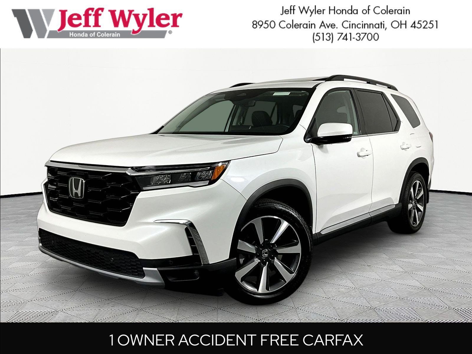 Certified 2025 Honda Pilot Touring image 1