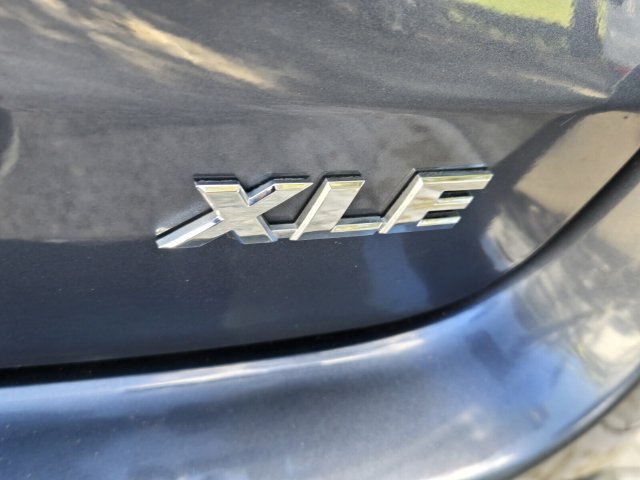 Used 2018 Toyota Highlander XLE FWD image 10
