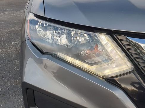 Certified 2019 Nissan Rogue SV w/ Sun & Sound Touring Package image 10