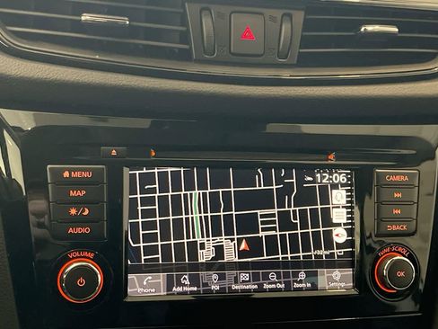 Used 2019 Nissan Rogue SL image 18