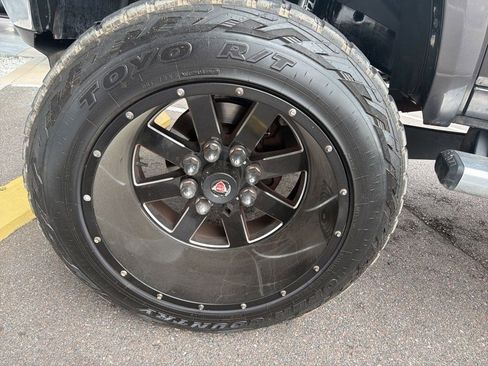 Used 2018 RAM 2500 Laramie AWD/4WD image 9