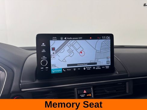 Used 2025 Honda Pilot Elite image 16