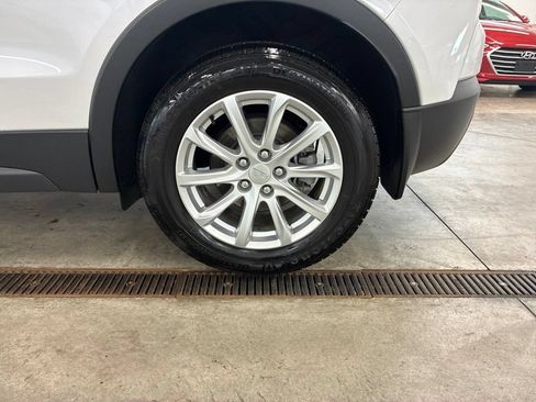 Used 2022 Cadillac XT4 Luxury w/ Cold Weather Package AWD/4WD image 14