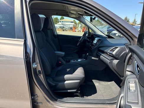 Used 2024 Subaru Forester Premium AWD/4WD image 9
