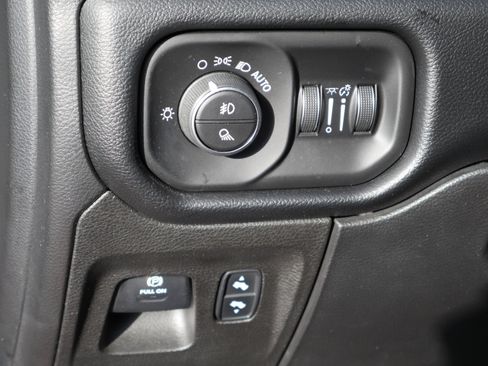 Used 2019 RAM 1500 Sport w/ Level 2 Equipment Group image 6