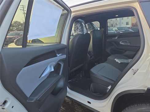 New 2026 Volkswagen Tiguan SE R-Line image 22