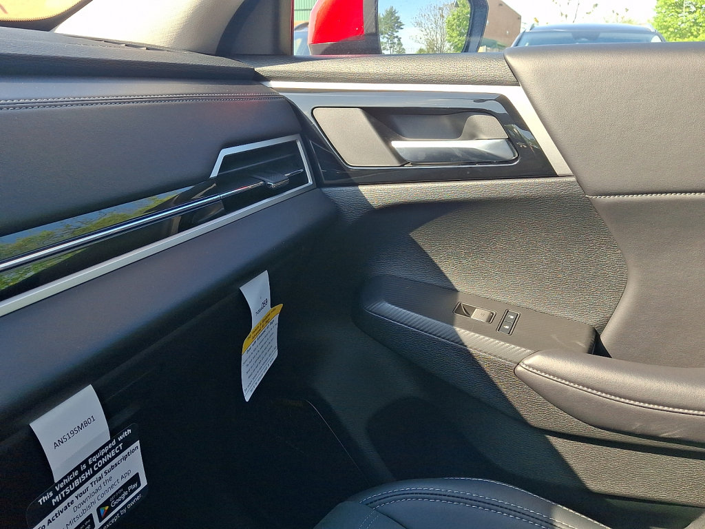 Used 2025 Mitsubishi Outlander SE AWD/4WD image 31