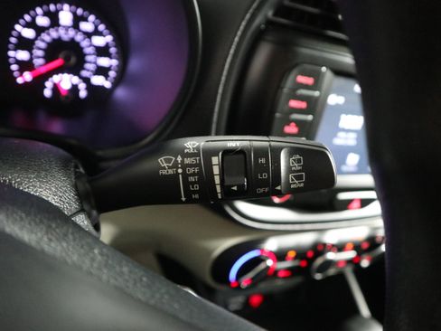 Used 2020 Kia Soul S FWD image 24
